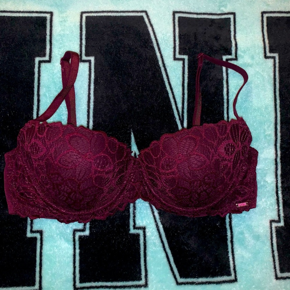 •••SOLD•••VS PINK Lace Bra